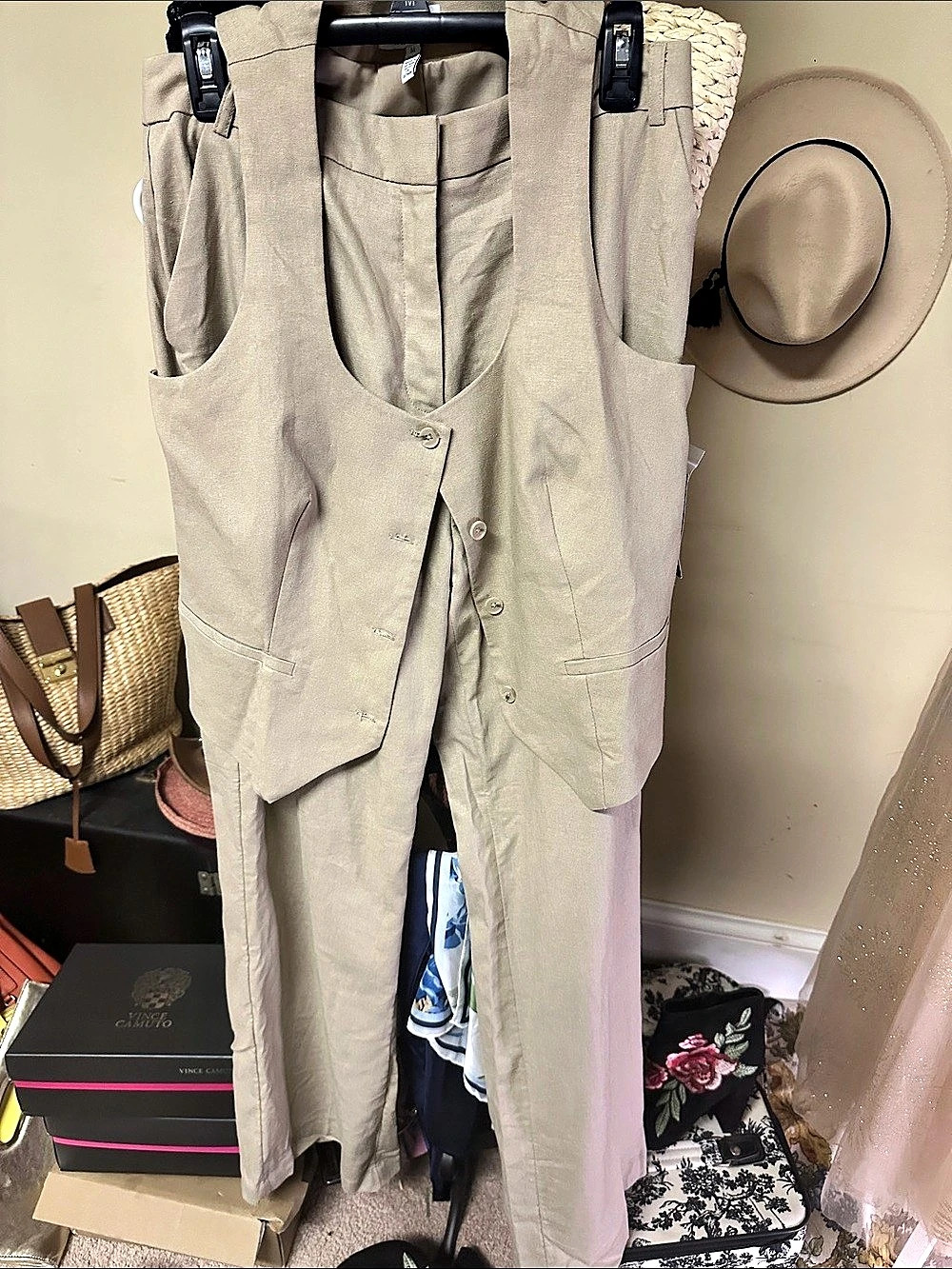 Sofia Jeans by Sofia Vergara Linen Fitted Vest Beige Medium